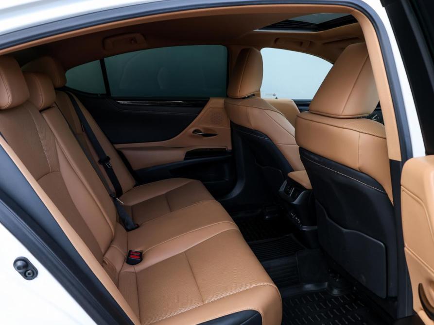 Lexus ES VII Рестайлинг Москва  - изображение 11