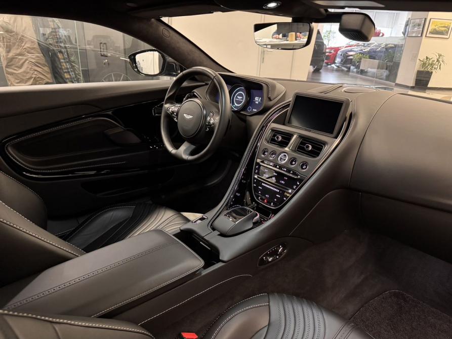 Aston Martin DB11 I Москва  - изображение 10