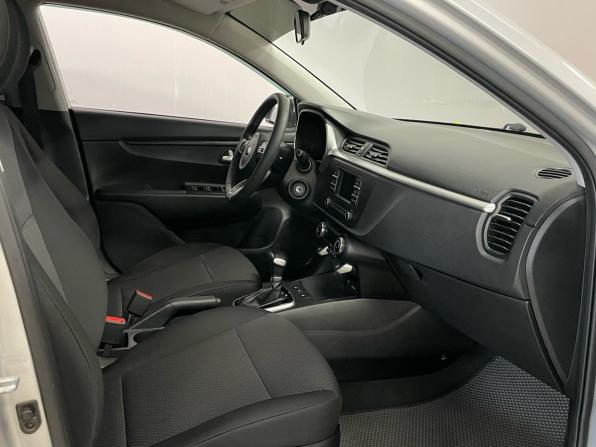 Kia Rio IV Рестайлинг с пробегом 2021 года, цена 1 730 000 рублей, 71000 км, хэтчбек, Автокод Объявления
