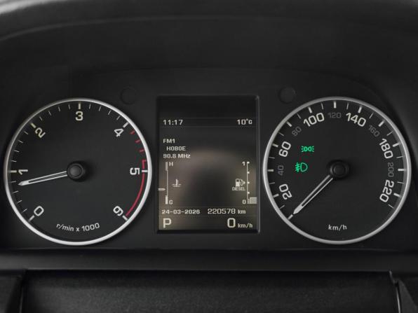 Land Rover Discovery IV Рестайлинг с пробегом 2013 года, цена 2 150 000 рублей, 220578 км, внедорожник, Автокод Объявления