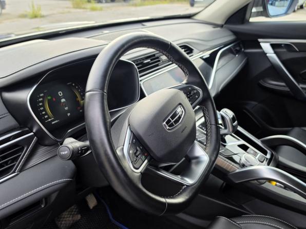 Geely Atlas Pro с пробегом 2023 года, цена 2 249 000 рублей, 28200 км, внедорожник, Автокод Объявления