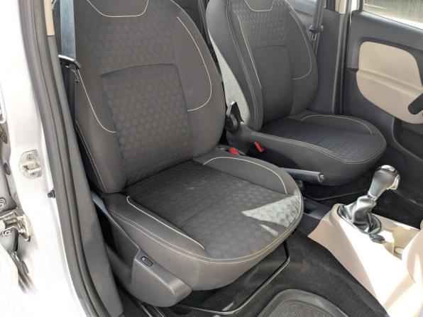 Renault Logan II с пробегом 2018 года, цена 899 000 рублей, 96981 км, седан, Автокод Объявления