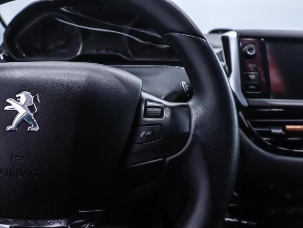 Peugeot 208 I с пробегом 2013 года, цена 700 000 рублей, 151846 км, хэтчбек, Автокод Объявления