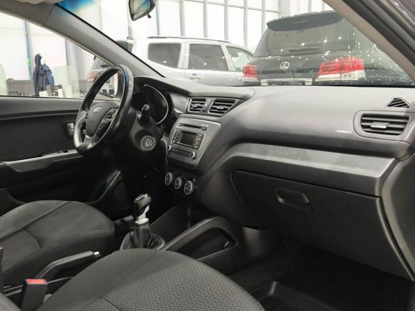 Kia Rio III Рестайлинг с пробегом 2017 года, цена 995 000 рублей, 136000 км, седан, Автокод Объявления