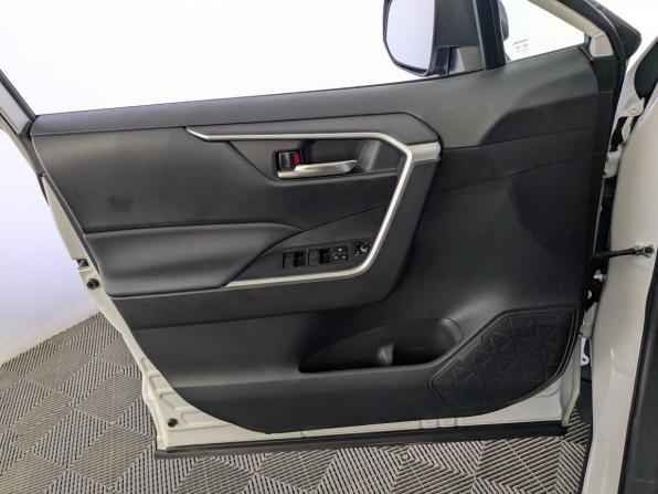 Toyota RAV4 V (XA50) с пробегом 2022 года, цена 3 700 000 рублей, 26822 км, внедорожник, Автокод Объявления