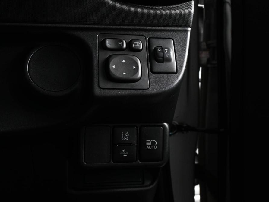 Toyota Aqua I Рестайлинг Ростов-на-Дону  - изображение 15