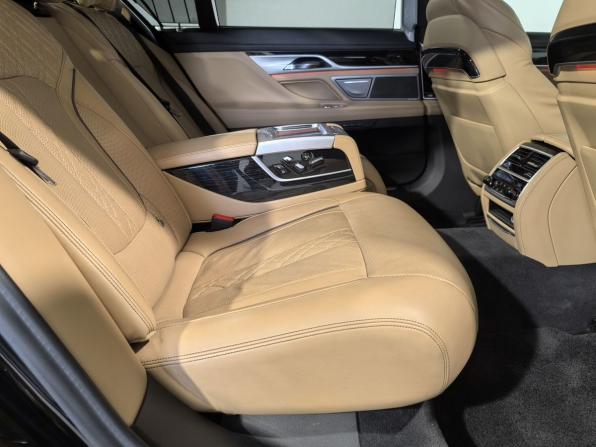 BMW 7 серии VI (G11/G12) Рестайлинг с пробегом 2019 года, цена 6 699 000 рублей, 64191 км, седан, Автокод Объявления