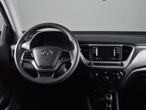 Hyundai Solaris II с пробегом 2017 года, цена 1 349 995 рублей, 53401 км, седан, Автокод Объявления