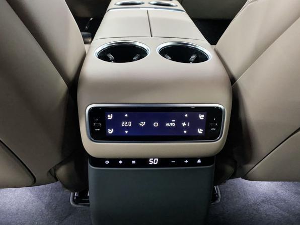 Li Auto (Lixiang) L9 I Рестайлинг с пробегом 2025 года, цена 9 280 000 рублей, 24 км, внедорожник, Автокод Объявления