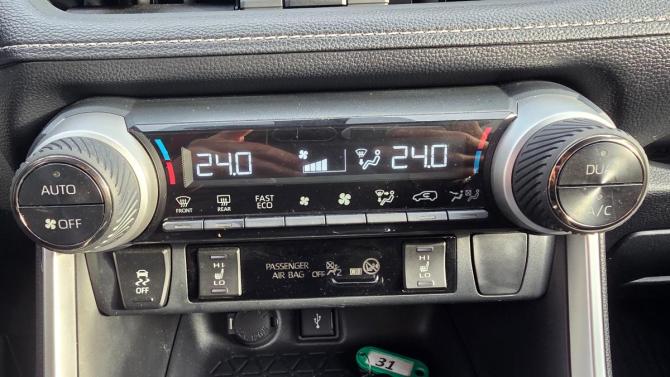 Toyota RAV4 V (XA50) с пробегом 2021 года, цена 3 639 000 рублей, 78155 км, внедорожник, Автокод Объявления