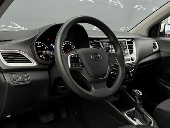 Hyundai Solaris II Рестайлинг с пробегом 2021 года, цена 1 543 200 рублей, 51572 км, седан, Автокод Объявления