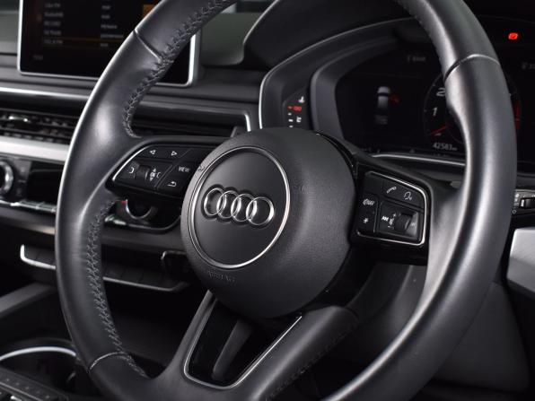 Audi A4 V (B9) с пробегом 2019 года, цена 2 349 995 рублей, 42582 км, седан, Автокод Объявления