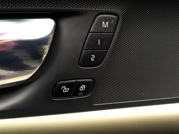 Volvo XC60 II с пробегом 2020 года, цена 3 955 000 рублей, 74072 км, внедорожник, Автокод Объявления