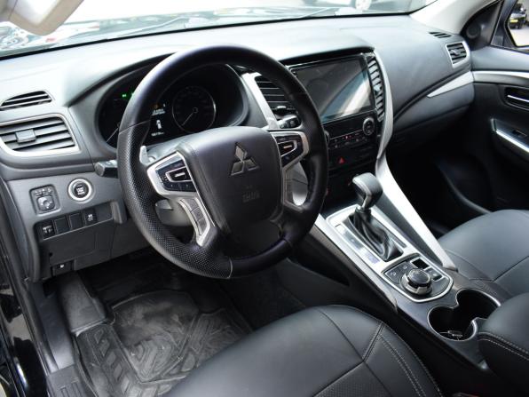 Mitsubishi Pajero Sport III с пробегом 2017 года, цена 2 385 000 рублей, 186109 км, внедорожник, Автокод Объявления