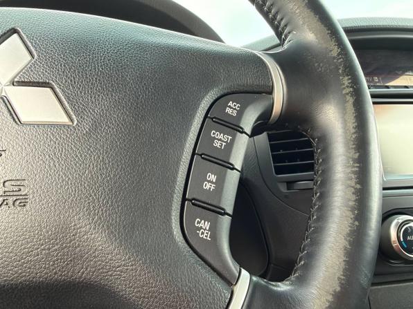 Mitsubishi Pajero IV Рестайлинг 1 с пробегом 2011 года, цена 1 495 000 рублей, 295200 км, внедорожник, Автокод Объявления