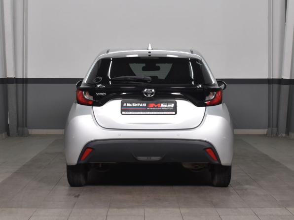 Toyota Yaris IV с пробегом 2021 года, цена 1 049 995 рублей, 129498 км, хэтчбек, Автокод Объявления