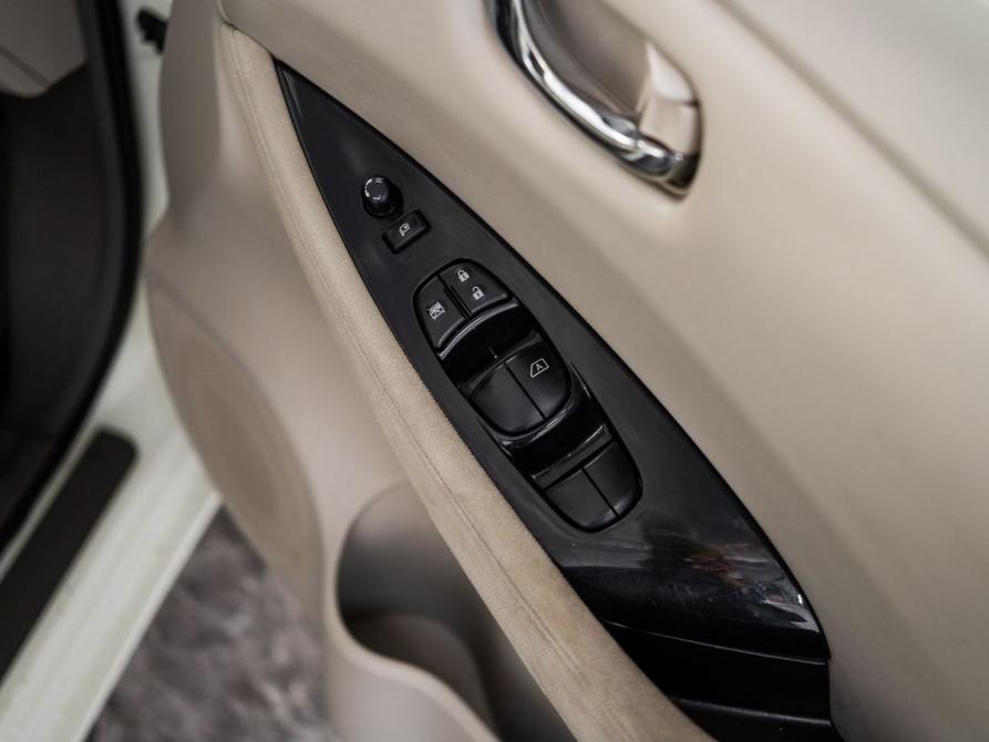 Nissan Leaf I (ZE0/AZE0) Иркутск  - изображение 17