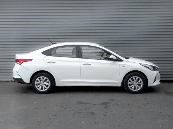 Hyundai Solaris II Рестайлинг с пробегом 2020 года, цена 1 095 000 рублей, 189053 км, седан, Автокод Объявления