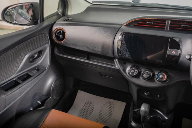 Toyota Vitz III (XP130) Рестайлинг 2 с пробегом 2017 года, цена 999 000 рублей, 174000 км, хэтчбек, Автокод Объявления