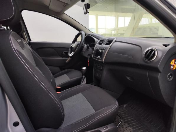 Renault Sandero II Рестайлинг с пробегом 2021 года, цена 1 399 000 рублей, 37750 км, хэтчбек, Автокод Объявления
