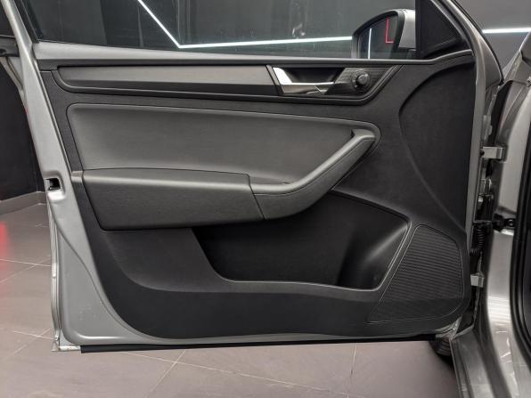 Skoda Rapid II с пробегом 2021 года, цена 1 385 000 рублей, 114440 км, лифтбек, Автокод Объявления