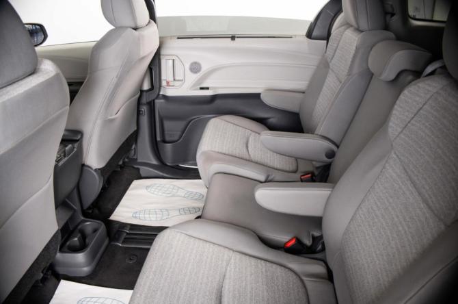 Toyota Sienna IV с пробегом 2021 года, цена 3 899 000 рублей, 5000 км, минивэн, Автокод Объявления