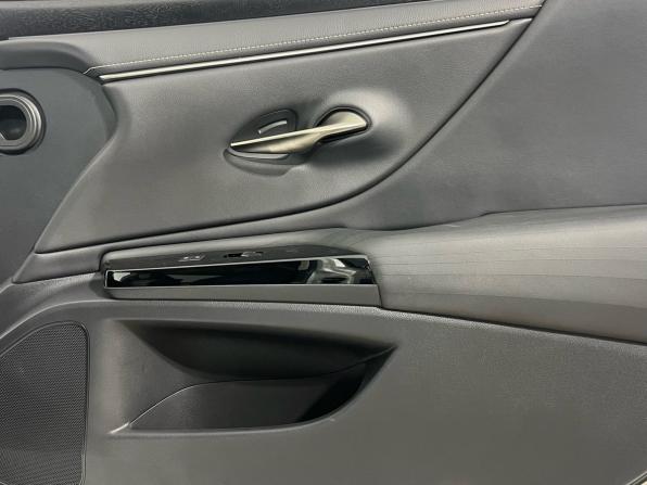 Lexus ES VII Рестайлинг с пробегом 2022 года, цена 4 600 000 рублей, 62220 км, седан, Автокод Объявления