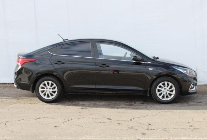 Hyundai Solaris I Рестайлинг с пробегом 2017 года, цена 1 355 000 рублей, 103257 км, седан, Автокод Объявления