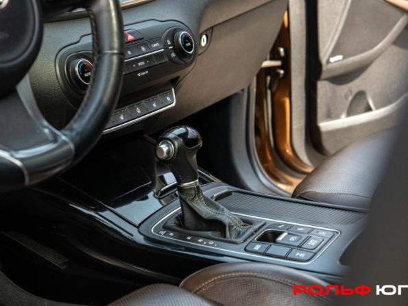 Kia Sorento III Prime с пробегом 2017 года, цена 1 933 000 рублей, 292660 км, внедорожник, Автокод Объявления