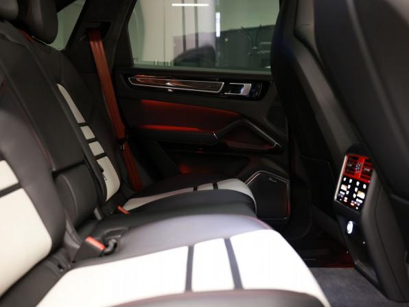 Porsche Cayenne III с пробегом 2022 года, цена 13 990 000 рублей, 21943 км, внедорожник, Автокод Объявления