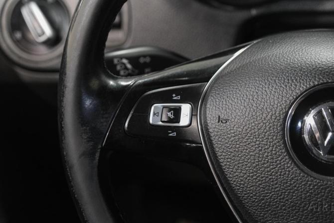 Volkswagen Polo V Рестайлинг с пробегом 2016 года, цена 1 179 000 рублей, 126800 км, седан, Автокод Объявления