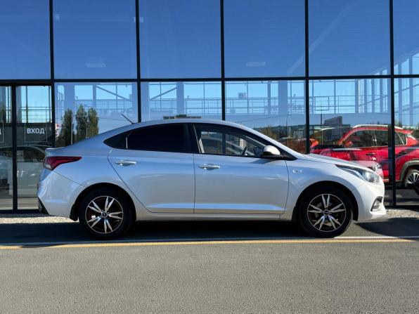 Hyundai Solaris II с пробегом 2018 года, цена 1 290 000 рублей, 107326 км, седан, Автокод Объявления