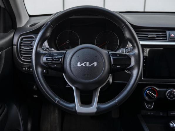 Kia Rio IV Рестайлинг с пробегом 2021 года, цена 1 815 000 рублей, 42577 км, хэтчбек, Автокод Объявления