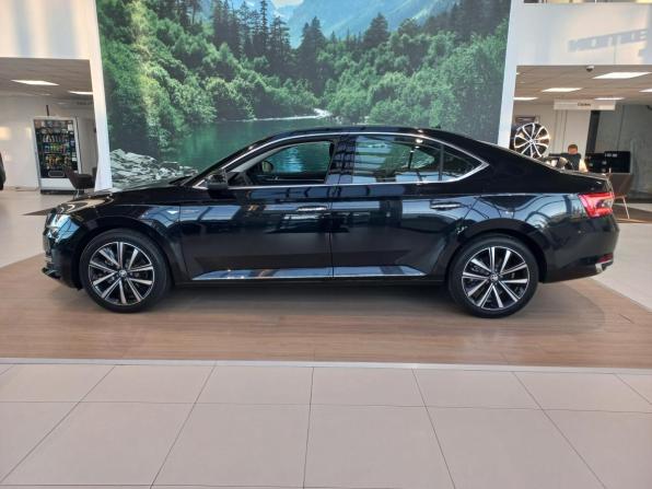 Новый Skoda Superb III Рестайлинг 2025 года, цена 3 970 000 рублей, лифтбек, Автокод Объявления