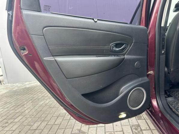 Renault Scenic III Рестайлинг 2 с пробегом 2013 года, цена 1 490 000 рублей, 177000 км, минивэн, Автокод Объявления