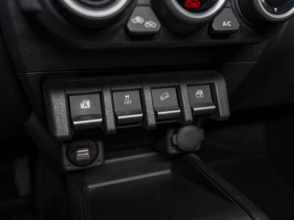 Suzuki Jimny IV с пробегом 2026 года, цена 4 300 000 рублей, 82 км, внедорожник, Автокод Объявления
