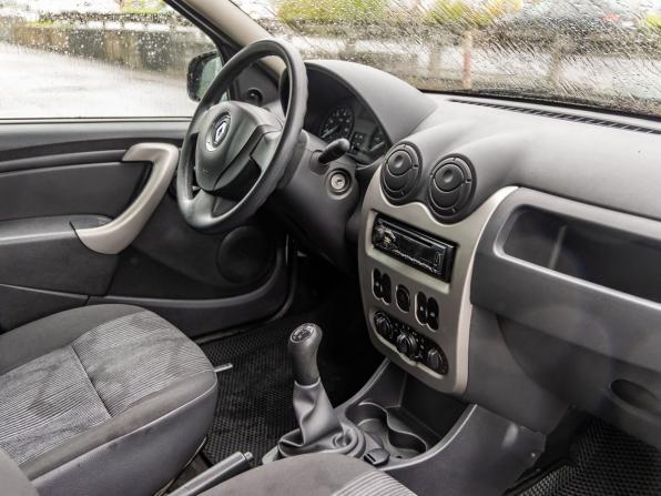 Renault Logan I Рестайлинг с пробегом 2015 года, цена 798 000 рублей, 56740 км, седан, Автокод Объявления