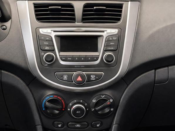 Hyundai Solaris I Рестайлинг с пробегом 2015 года, цена 947 000 рублей, 143977 км, хэтчбек, Автокод Объявления