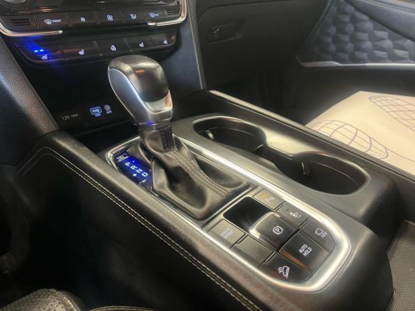Hyundai Santa Fe IV с пробегом 2018 года, цена 2 570 000 рублей, 176039 км, внедорожник, Автокод Объявления