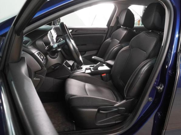 Renault Megane IV с пробегом 2019 года, цена 1 549 000 рублей, 98008 км, универсал, Автокод Объявления