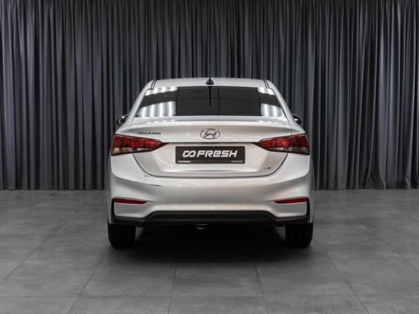 Hyundai Solaris II с пробегом 2018 года, цена 1 239 000 рублей, 193437 км, седан, Автокод Объявления