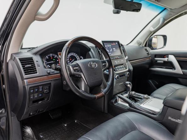 Toyota Land Cruiser 200 Series Рестайлинг 2 с пробегом 2020 года, цена 6 990 000 рублей, 128869 км, внедорожник, Автокод Объявления