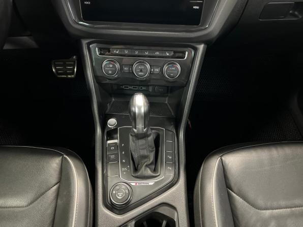 Volkswagen Tiguan II с пробегом 2018 года, цена 2 350 000 рублей, 117000 км, внедорожник, Автокод Объявления