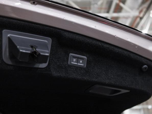 Hongqi H9 I с пробегом 2023 года, цена 4 169 700 рублей, 28040 км, седан, Автокод Объявления