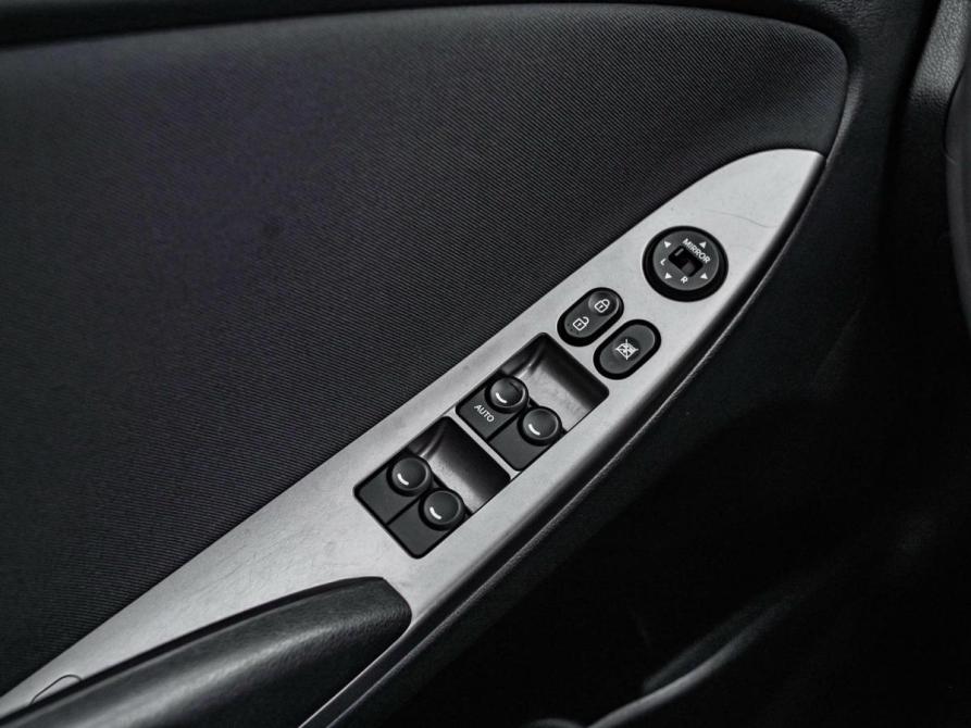 Hyundai Solaris I Рестайлинг Санкт-Петербург  - изображение 9