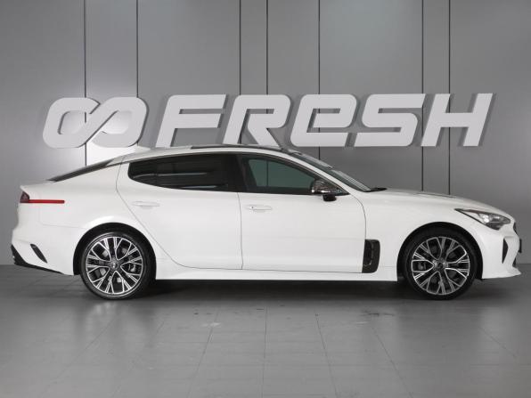 Kia Stinger I с пробегом 2018 года, цена 2 425 000 рублей, 110135 км, лифтбек, Автокод Объявления