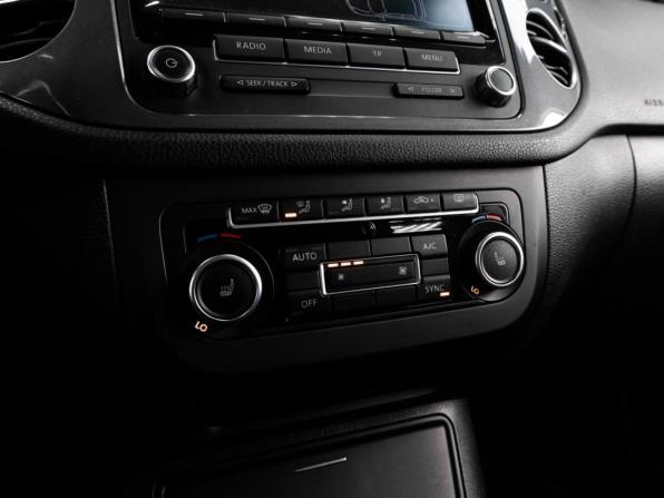 Volkswagen Tiguan I Рестайлинг с пробегом 2012 года, цена 1 074 000 рублей, 200000 км, внедорожник, Автокод Объявления