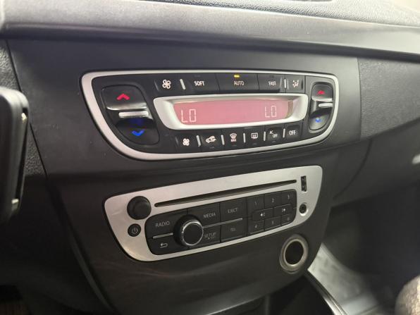 Renault Fluence I Рестайлинг с пробегом 2013 года, цена 590 000 рублей, 336125 км, седан, Автокод Объявления