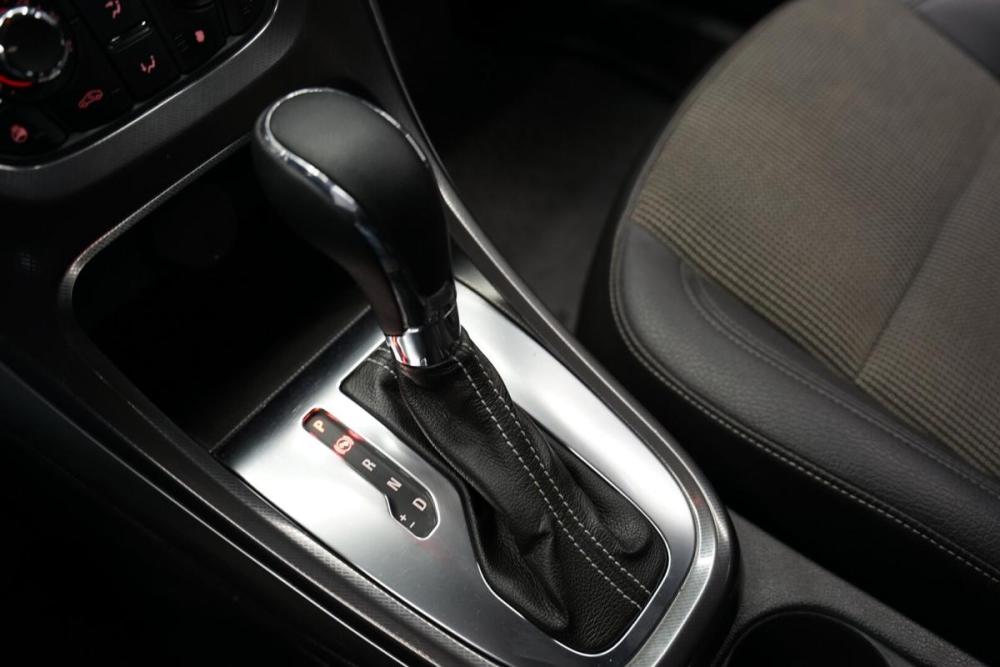 Opel Astra J Крым  - изображение 15