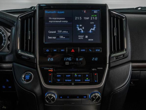 Toyota Land Cruiser 200 Series Рестайлинг 2 с пробегом 2017 года, цена 5 249 000 рублей, 173662 км, внедорожник, Автокод Объявления